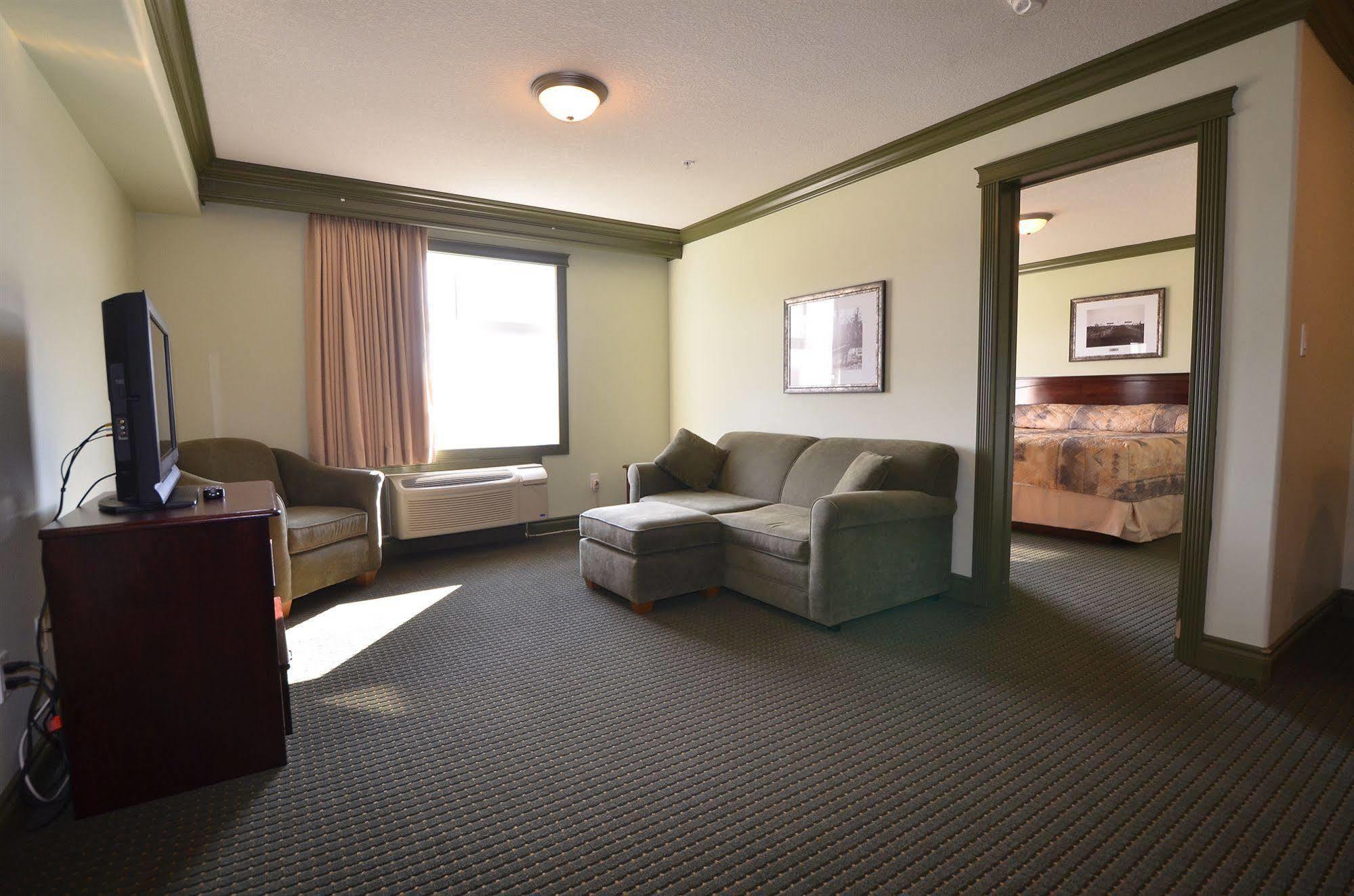 Big Lake Inn Slave Lake Exterior photo